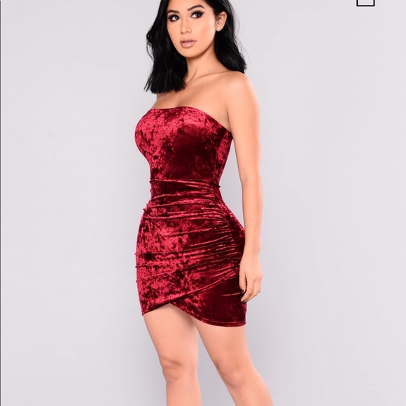 Fashion nova burgundy velvet dress - Picture 5 of 5